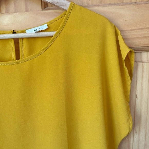 MINE shirred cap sleeve scoop neck mustard blouse size large - Picture 5 of 14